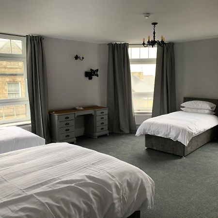 Churchill'S Hotel Wombwell Buitenkant foto