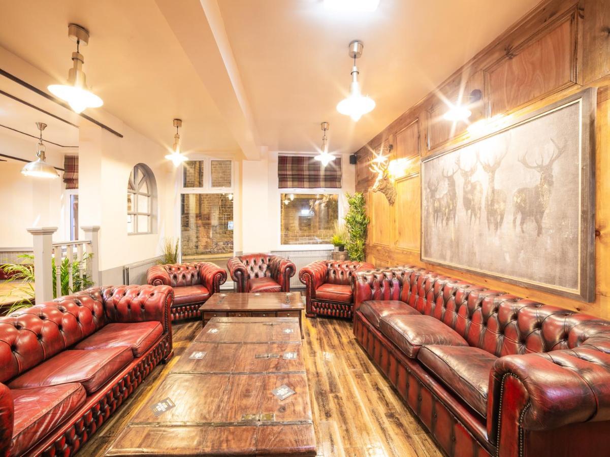 Churchill'S Hotel Wombwell Buitenkant foto