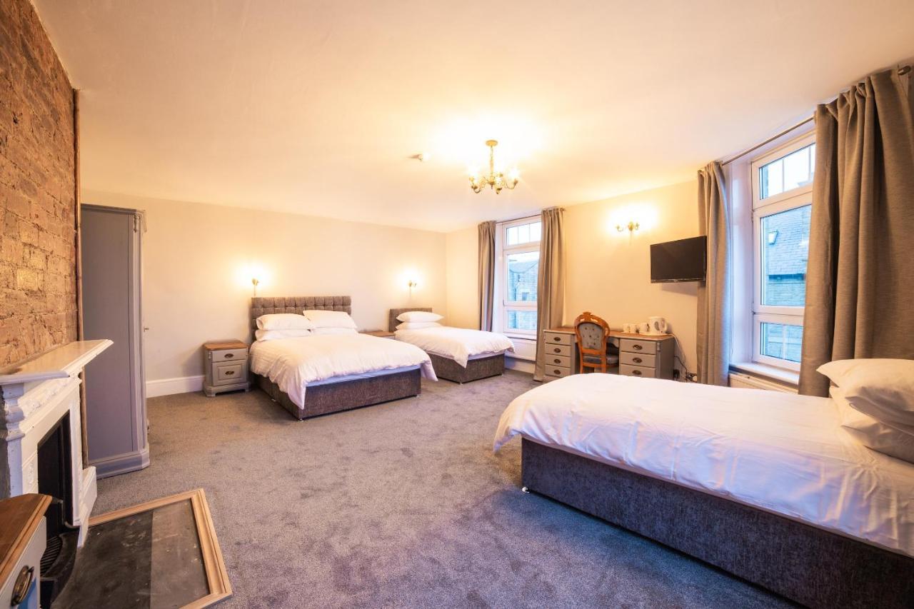 Churchill'S Hotel Wombwell Buitenkant foto