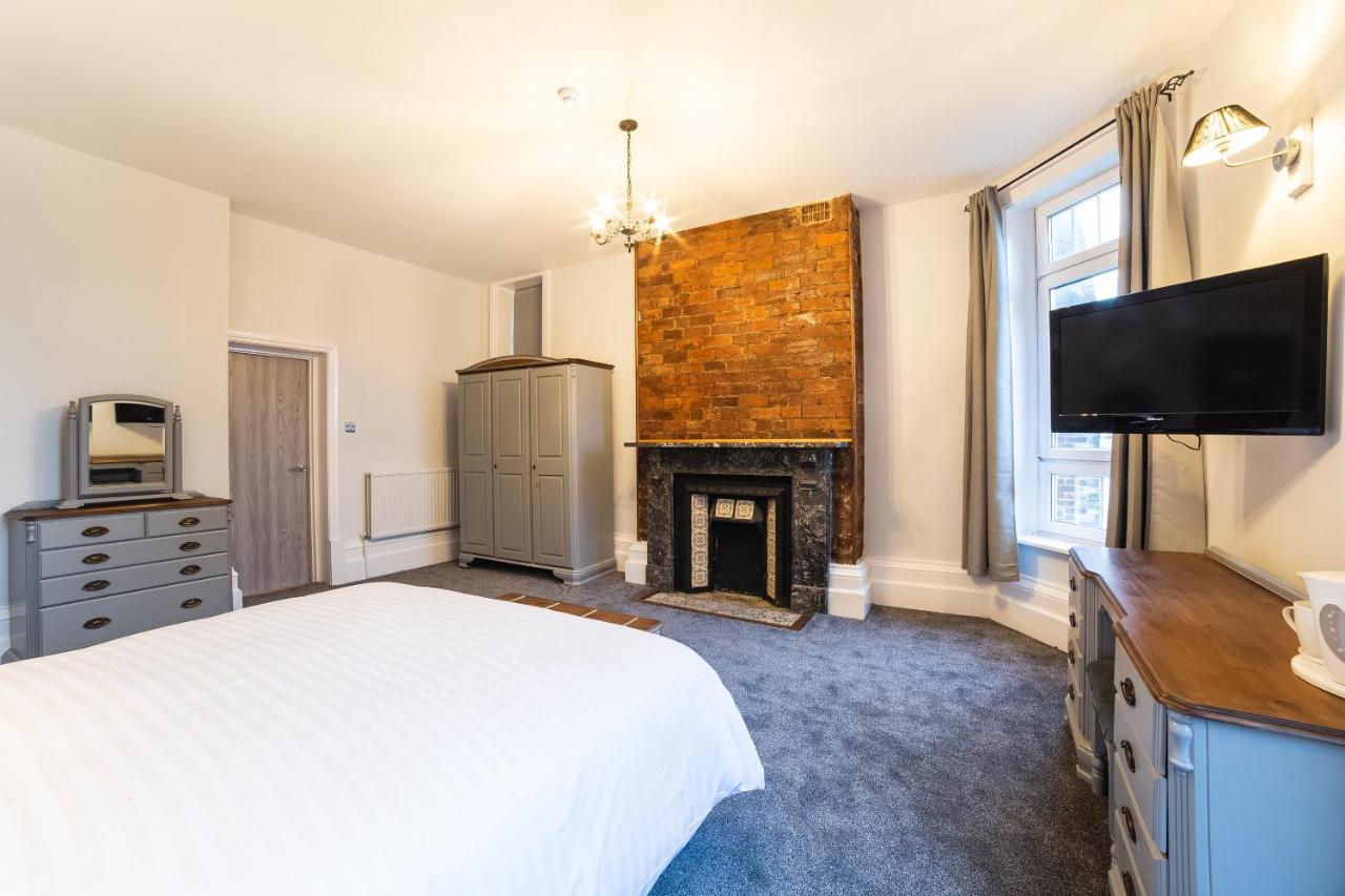 Churchill'S Hotel Wombwell Buitenkant foto