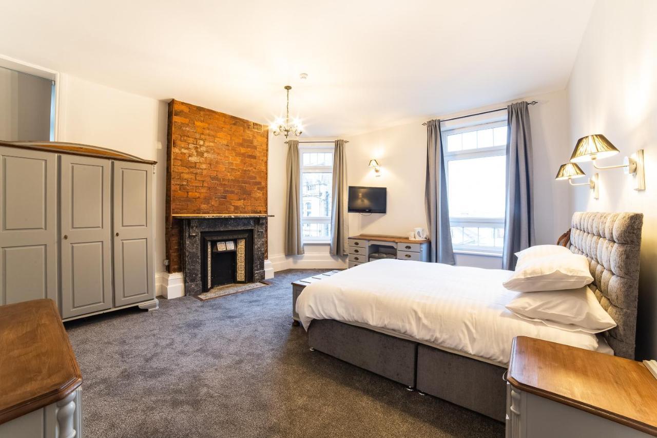 Churchill'S Hotel Wombwell Buitenkant foto